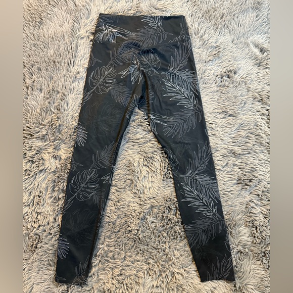 NIKE Women's Dri-FIT Leggings Size Small Like New - Picture 7 of 7